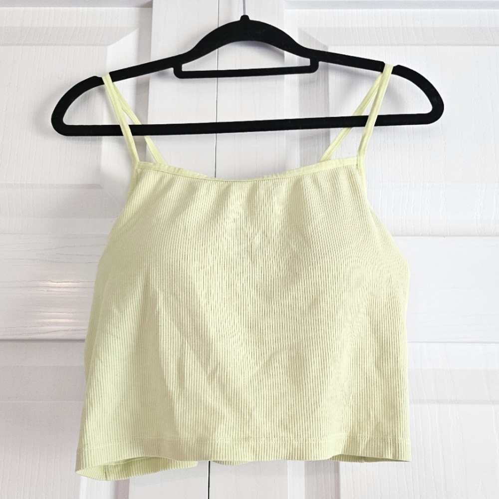 GU Cropped Molded Bra Tank Top